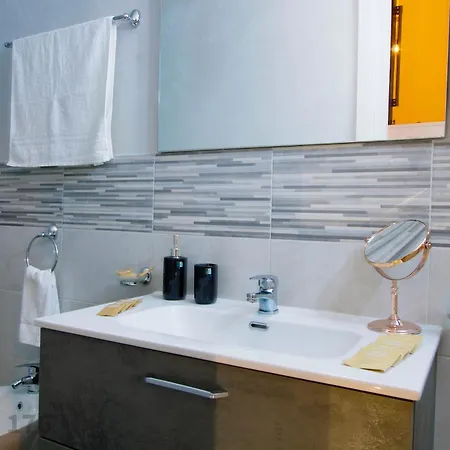 Lannari 176 شقة باغيريا